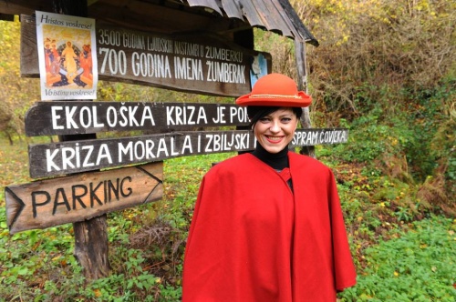 Da li netko čita ovaj natpis?