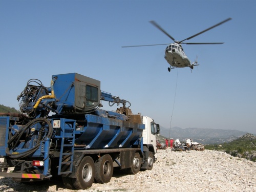 Helikopter i preša u akciji_Makarska_Vruja_2008-8