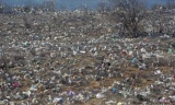 Novi Vinodolski_2007_bura raznosi plastični otpad